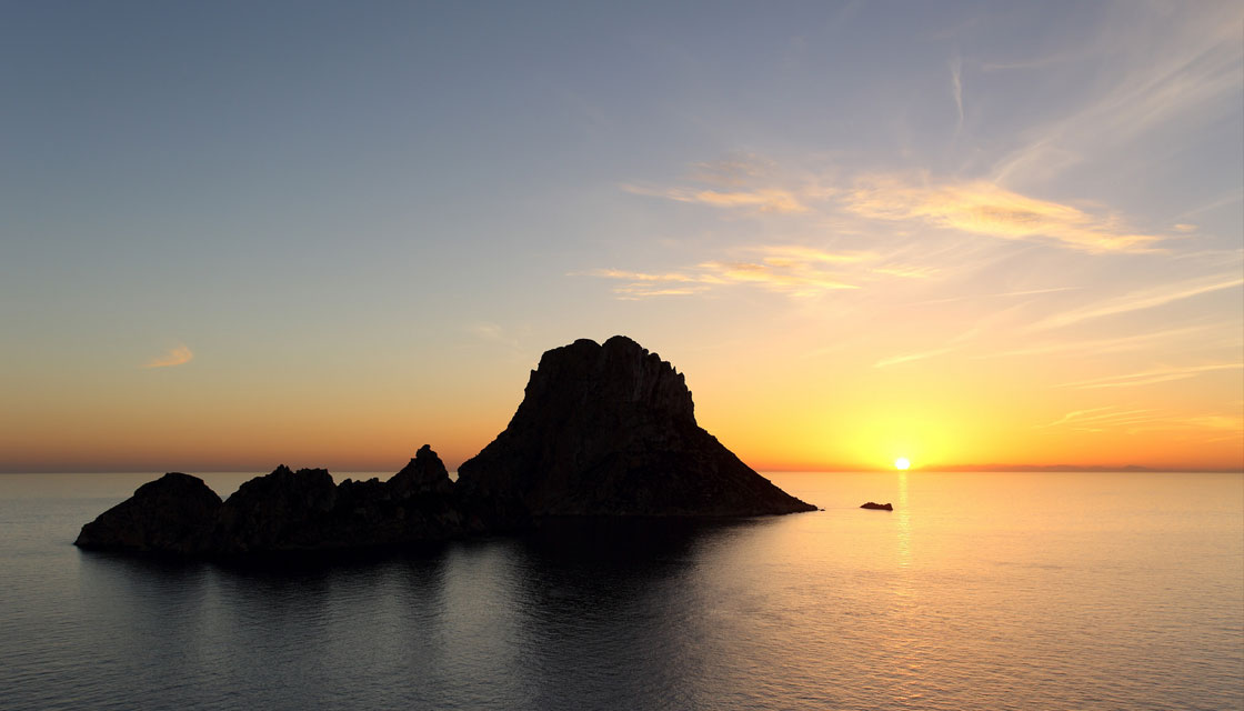 atardecer ibiza es vedra